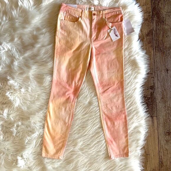 Jessica Simpson Jean's Adored High Rise Ankle - Picture 1 of 8